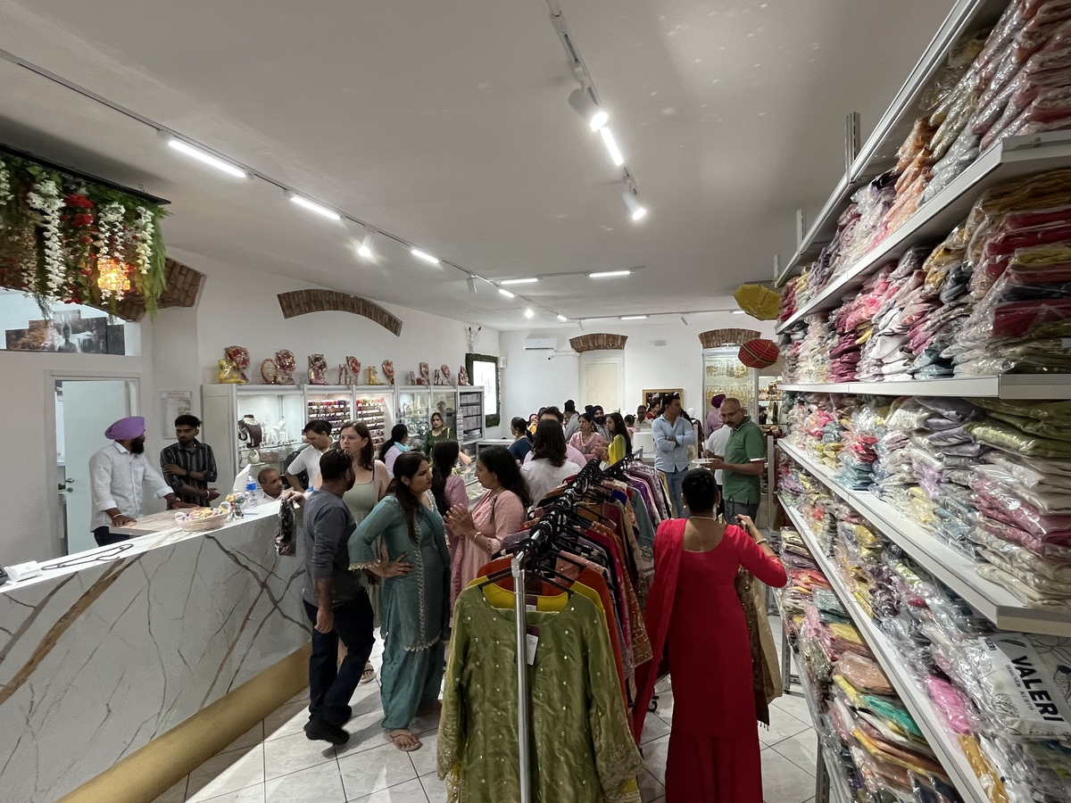 Ethnic Wear abbiagliamento Brescia Locali (14)