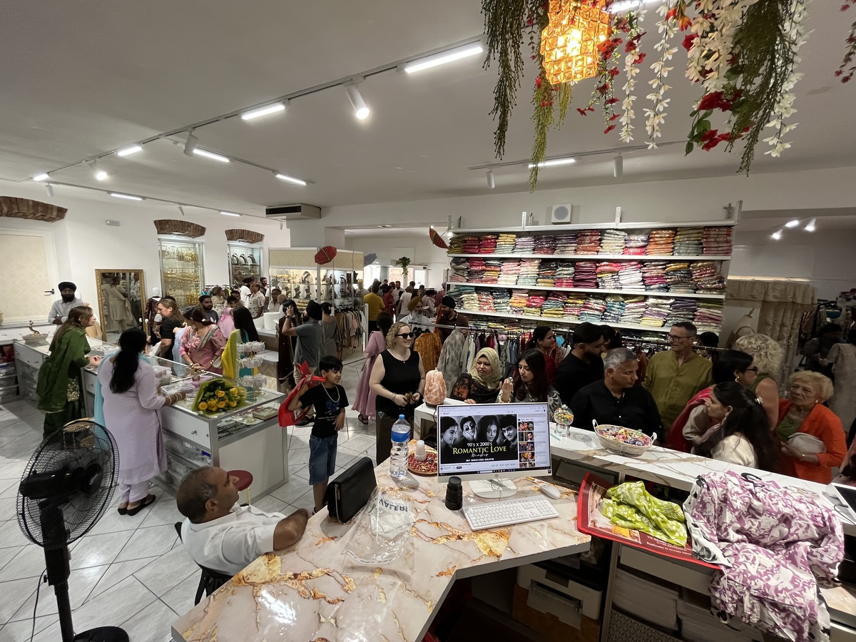 Ethnic Wear abbiagliamento Brescia Locali (43)