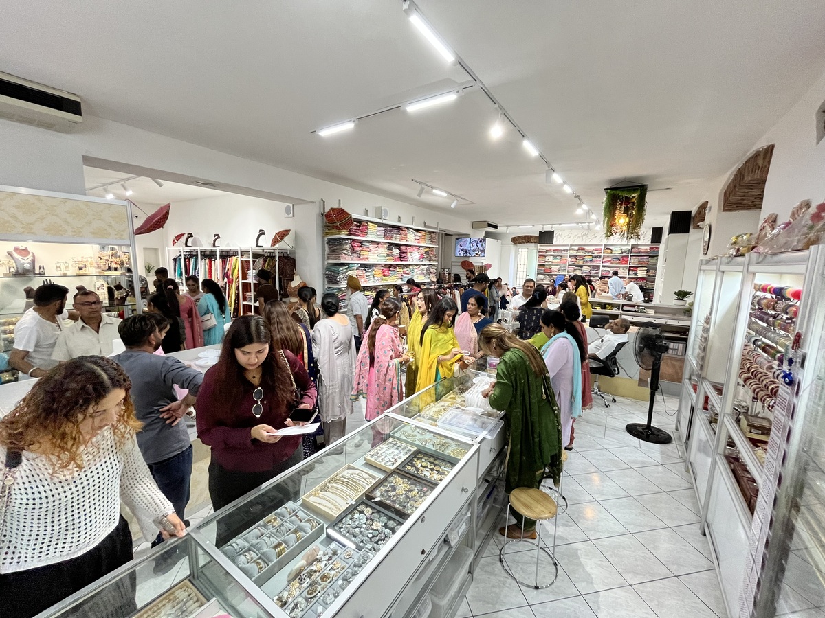 Ethnic Wear abbiagliamento Brescia Locali (51)