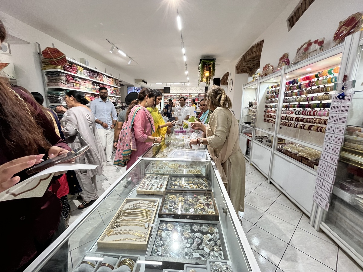Ethnic Wear abbiagliamento Brescia Locali (54)