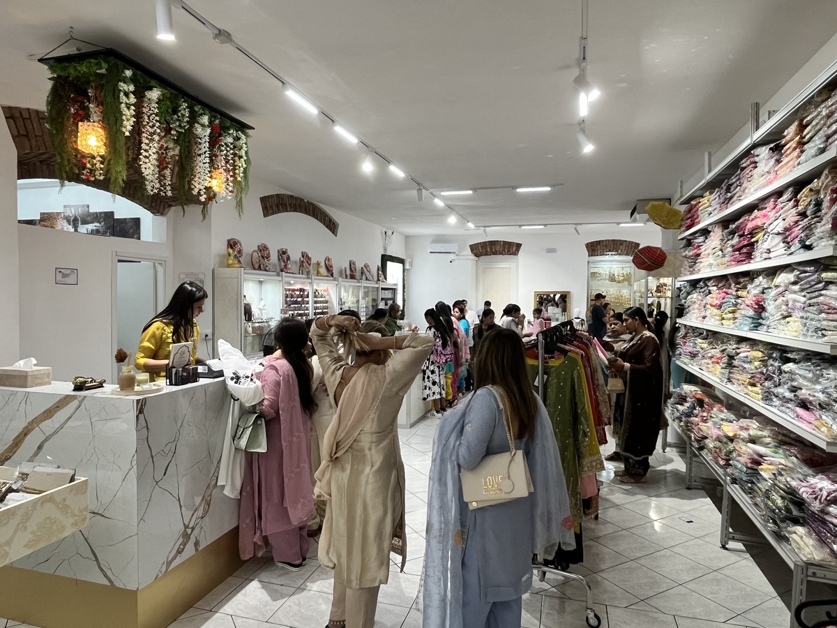 Ethnic Wear abbiagliamento Brescia Locali (62)