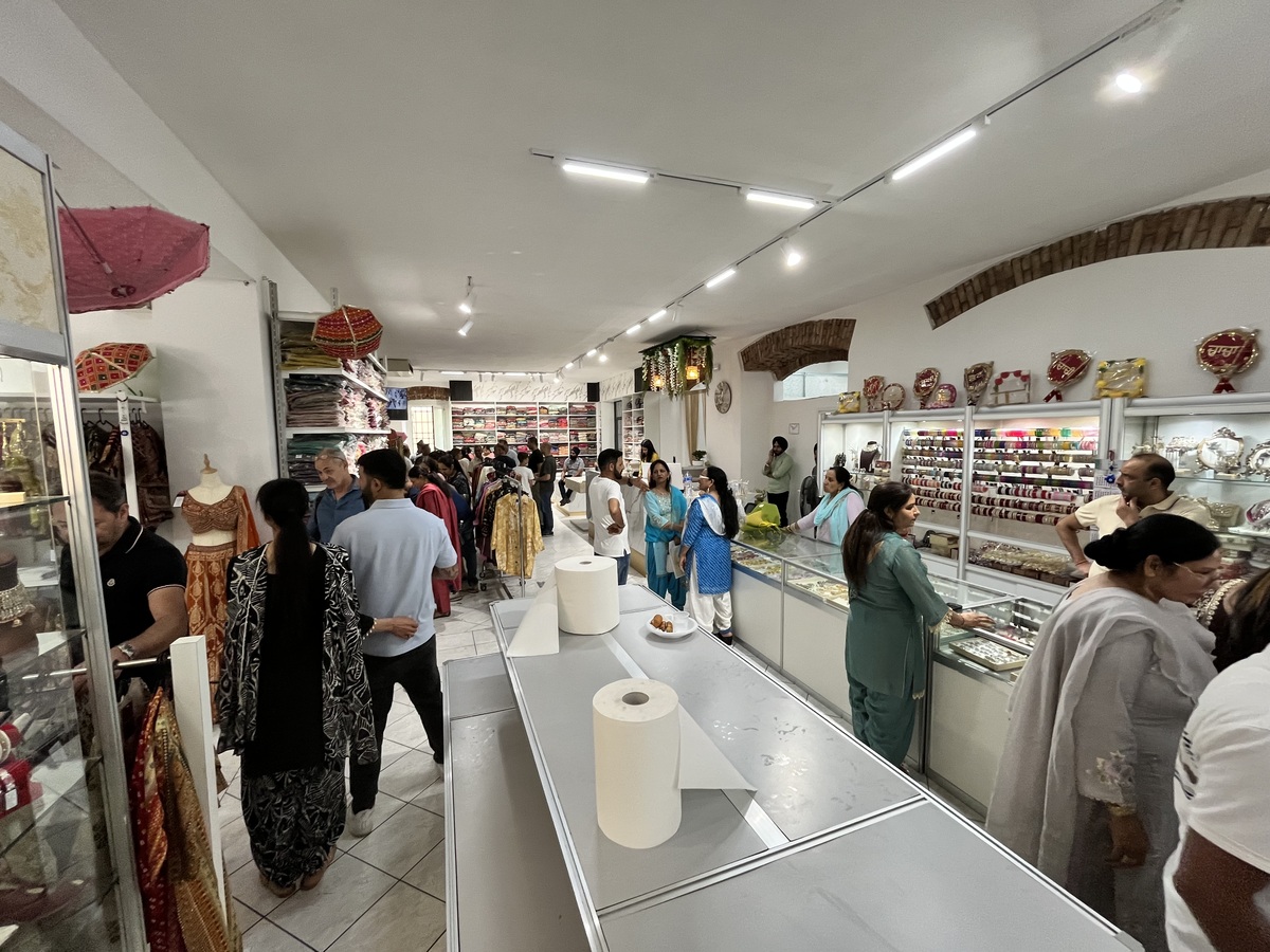 Ethnic Wear abbiagliamento Brescia Locali (63)