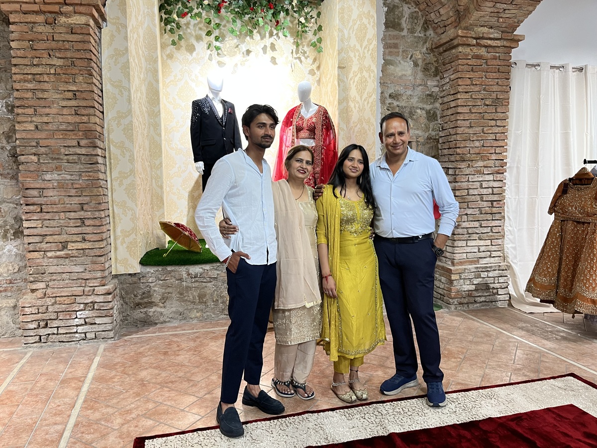 Ethnic Wear abbiagliamento Brescia Locali (66)
